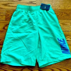 NWT Nike Boy’s Green Shorts Size L (11-13yrs)